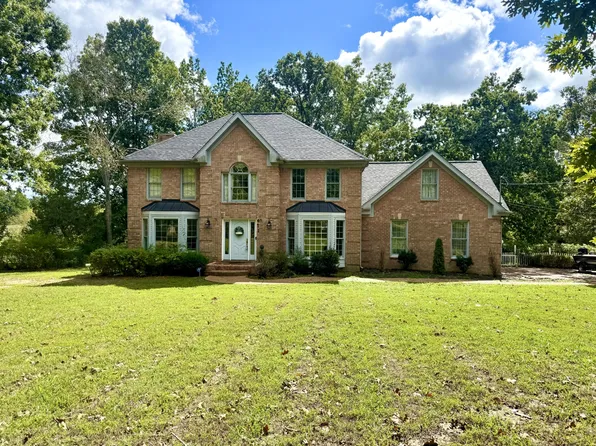 471 Old Pond Ln, Dickson, TN 37055