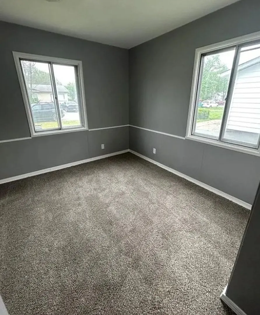 For Lease — Photo 4