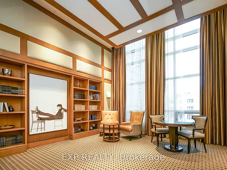 100 Harrison Garden Blvd #GPH14 — Photo 40