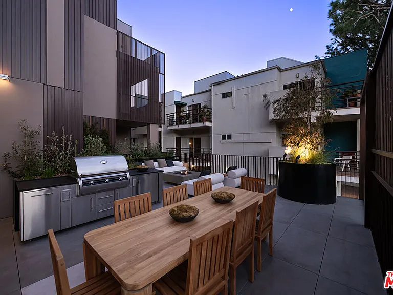 1264 N Harper Ave #Penthouse 1 — Photo 12