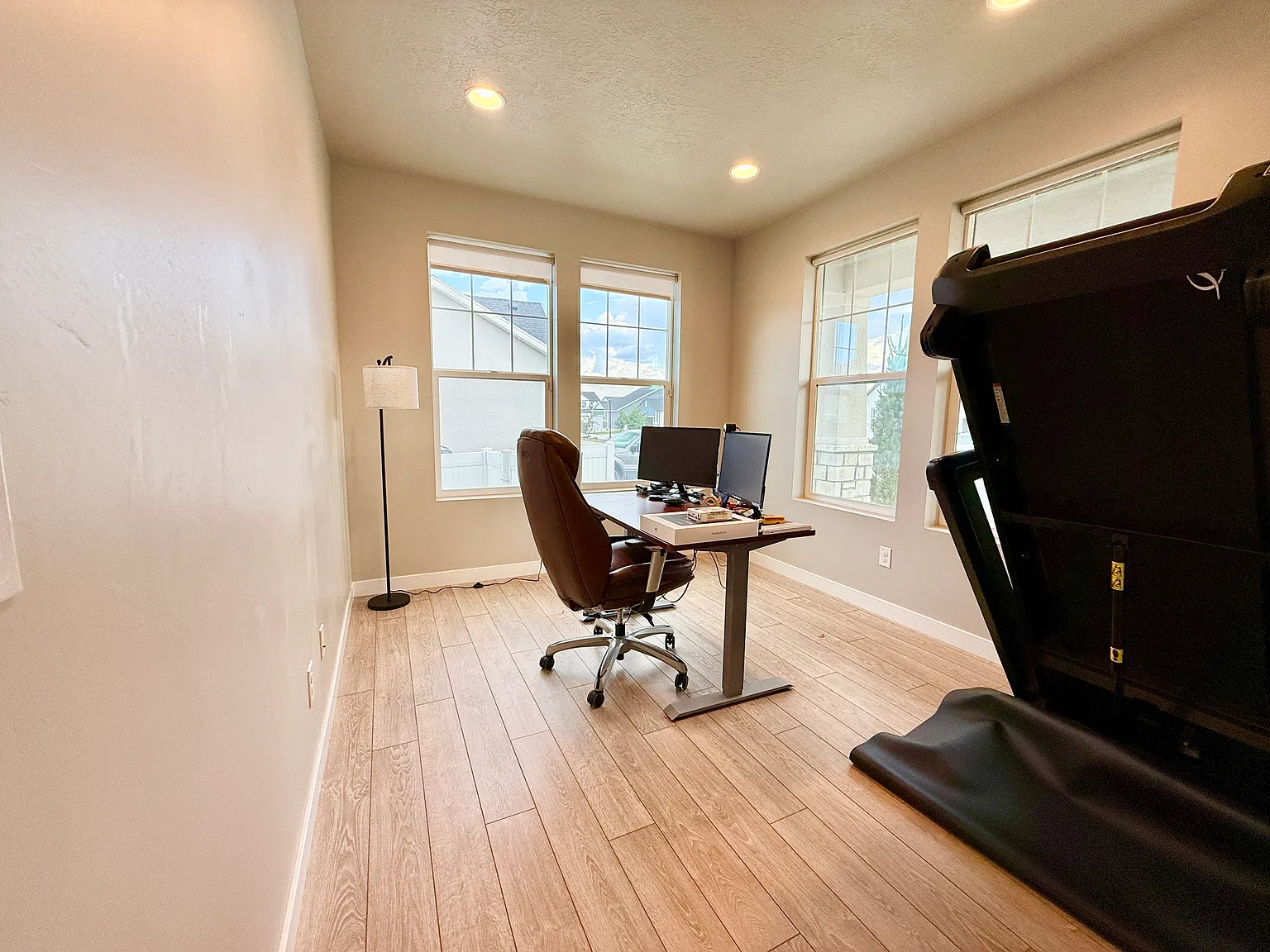 3 bed, 2.5 bath, 2154 sqft, $2,400 — Photo 4