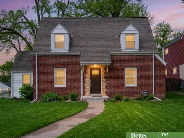 2002 N 55th St, Omaha, NE 68104