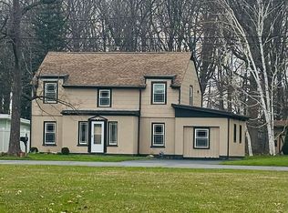 3241 Parkwood Ln, Niagara Falls, NY 14304