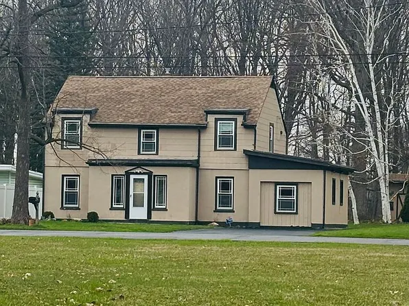 3241 Parkwood Ln, Niagara Falls, NY 14304