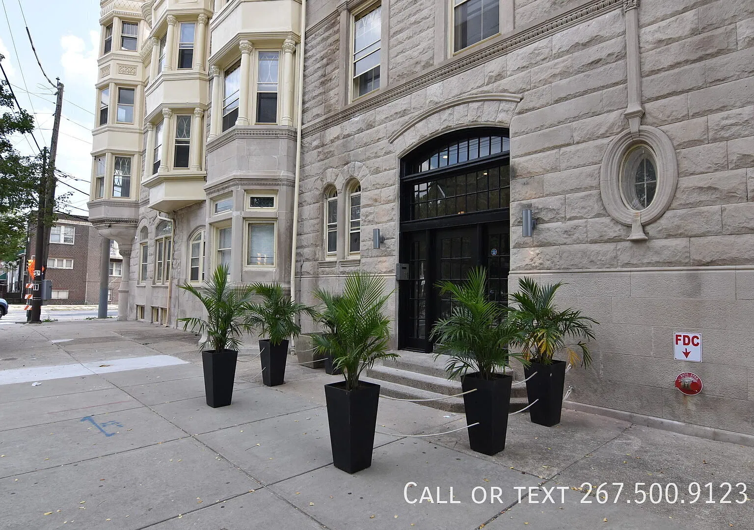 Amazing Junior One Bedroom Apt. First month free! Water included! — Photo 2