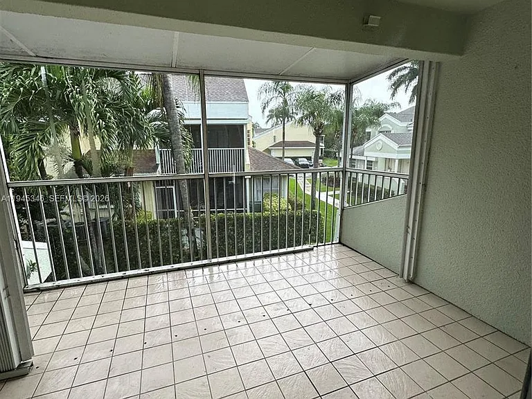 2526 SE 20th Pl #207-B — Photo 6
