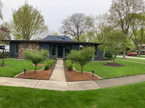 7714 Stevens St, Darien, IL 60561