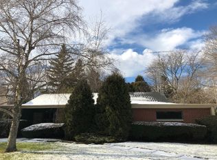 7717 N Lake Dr, Fox Point, WI 53217