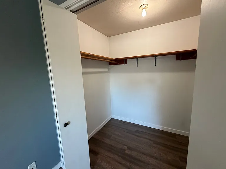3432 Hoyt Ave #5 — Photo 2