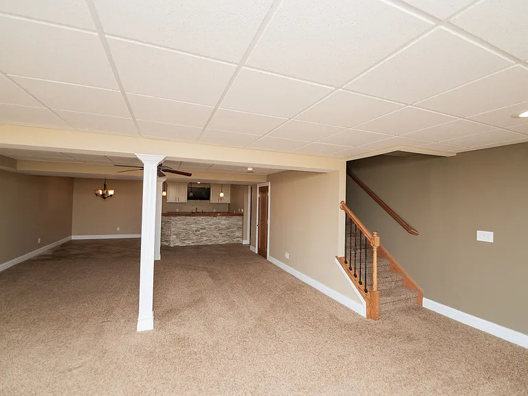 405 Galway Dr — Photo 41