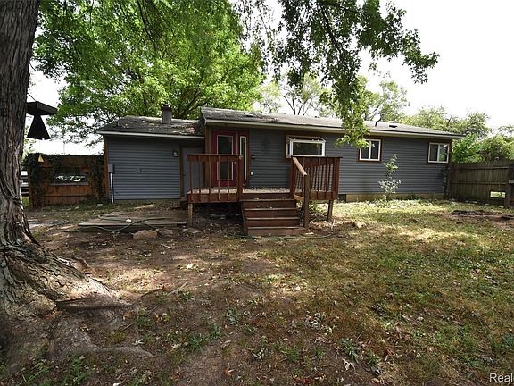 4th image of 3044 Seymour Rd
