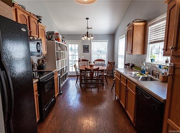 5th image of 1683 Clemmon Sanders Cir