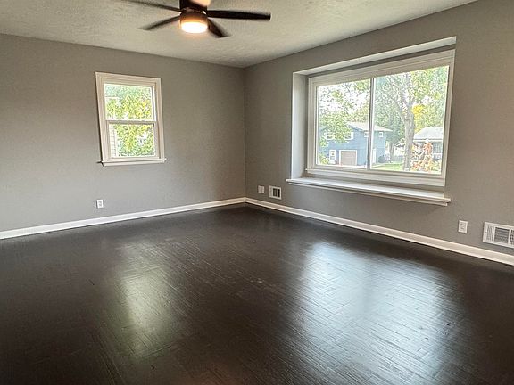 4th image of 7007 Wood Lane Dr