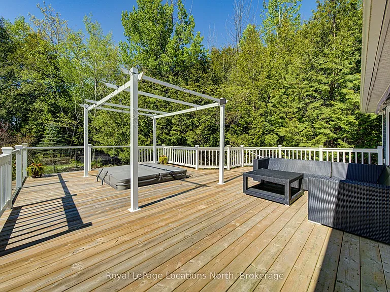 2 Maplewood Dr — Photo 34