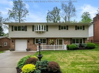 114 Autumn Dr, Dunbar, WV 25064