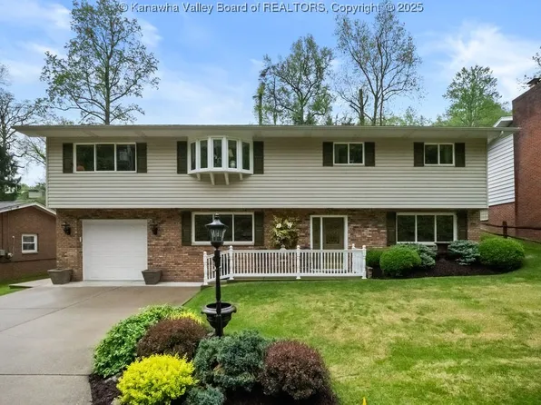 114 Autumn Dr, Dunbar, WV 25064