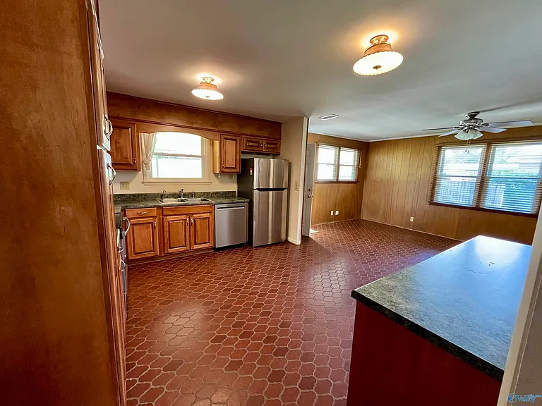 415 Harolds Dr NW — Photo 19