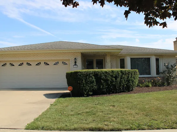 11107 Kingston St, Westchester, IL 60154