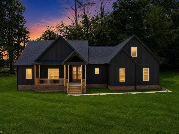 1520 Pack Ln, Mebane, NC 27302