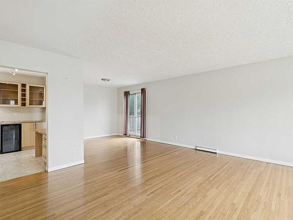 5th image of 3816 S 26th Ave SW