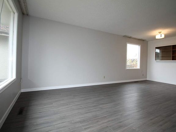 3rd image of 7914 157a St NW