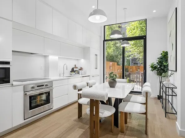 240 W 123rd St, New York, NY 10027
