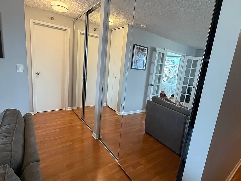 1122 N Clark St #1404 — Photo 18