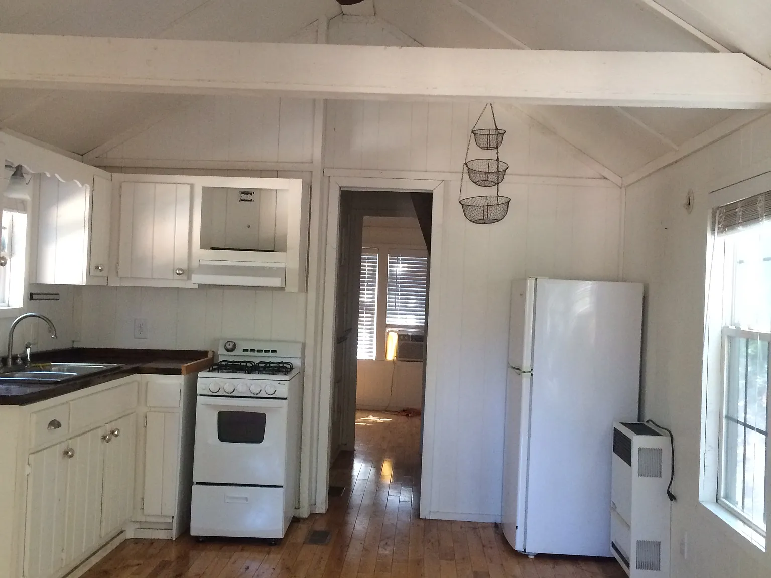 1 bed, 400 sqft, $1,350 — Photo 3