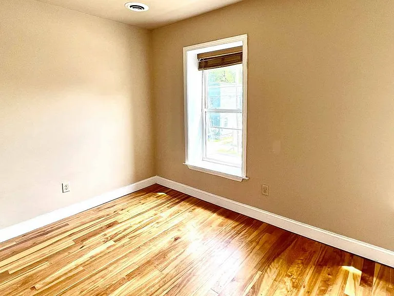 46 King Street — Photo 20