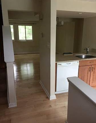 3rd image of 2815 Middleboro Dr