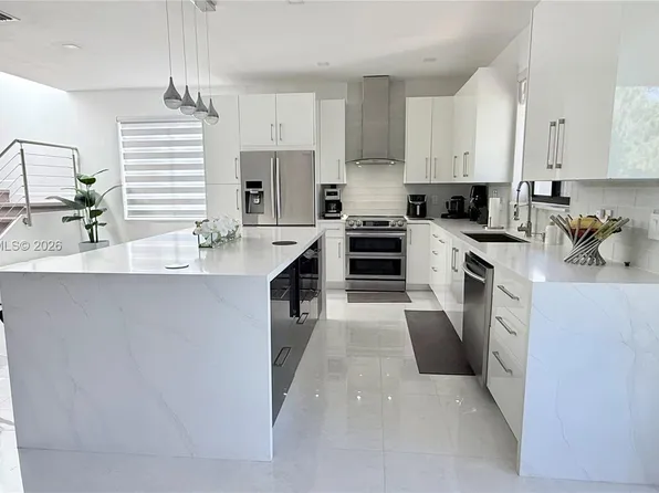 1392 Canary Island Dr #1, Fort Lauderdale, FL 33327