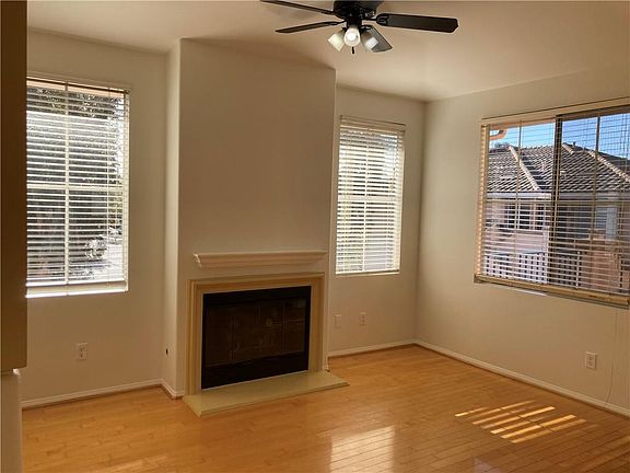 2nd image of 2900 Ladrillo Aisle