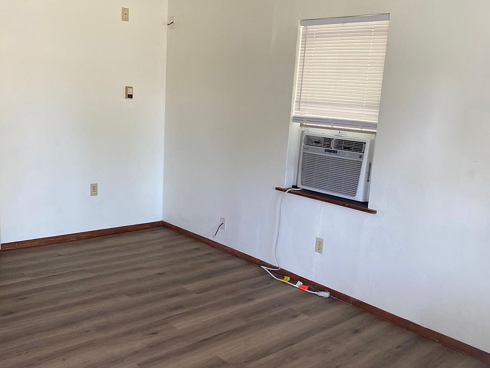 1st image of 1401 E Park Ave