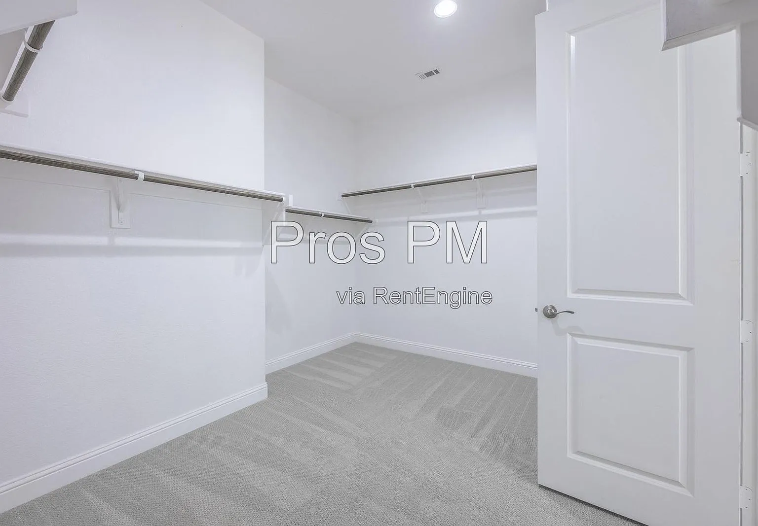 4 bed, 5.0 bath, 4124 sqft, $4,325 — Photo 3
