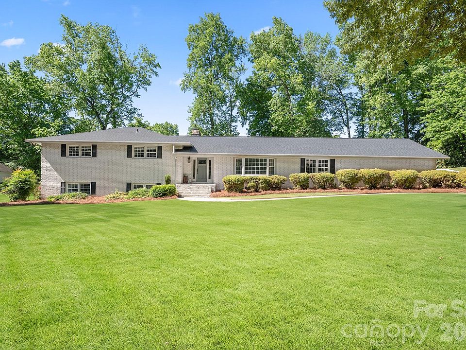 1st image of 3713 Saint Regis Dr
