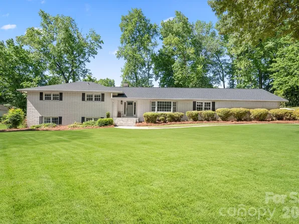 3713 Saint Regis Dr, Gastonia, NC 28056