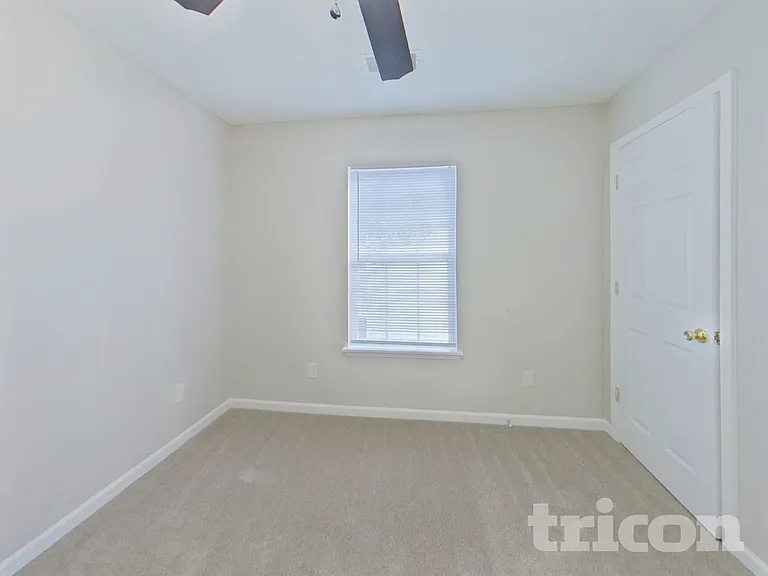 221 Meyer Ln — Photo 18