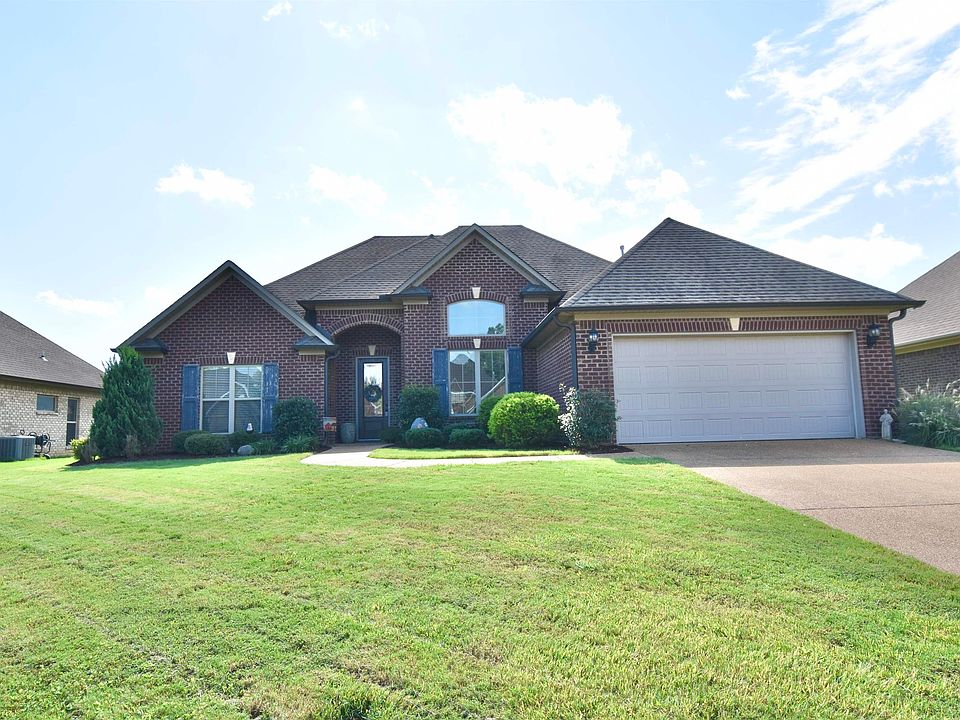 1st image of 18 Fall Creek Dr