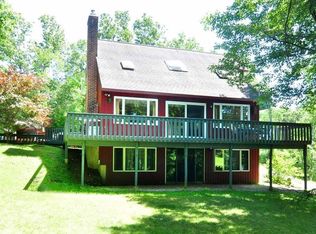 10 Susan Ln, Granby, CT 06035