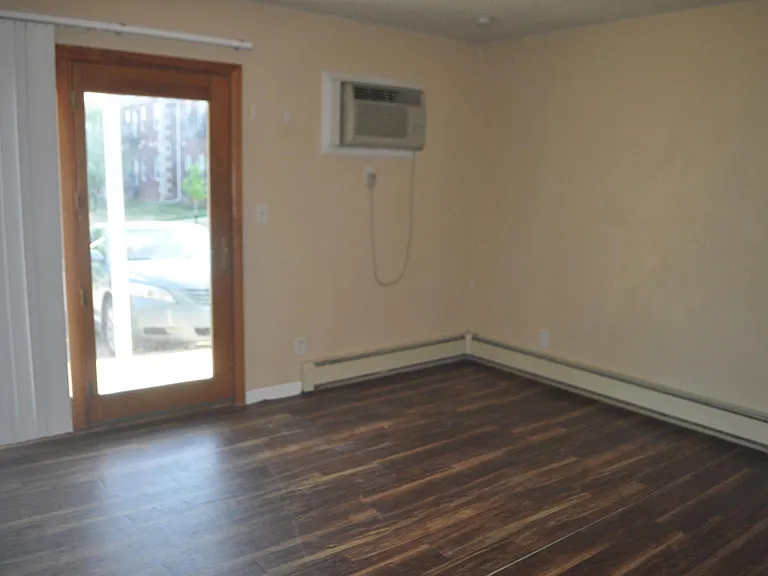 906 Harlocke St #1 — Photo 5