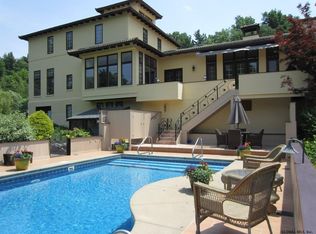 70 Coons Rd, Troy, NY 12180