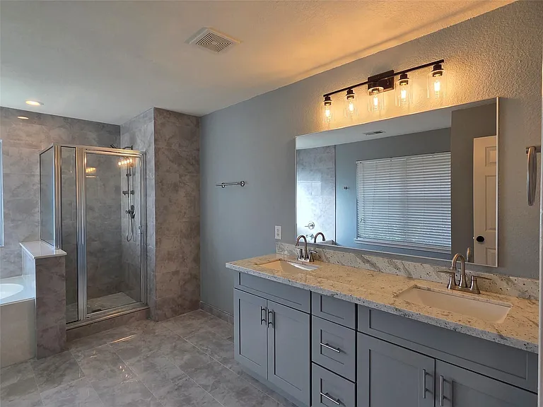 9526 Heflin Colony Dr — Photo 28