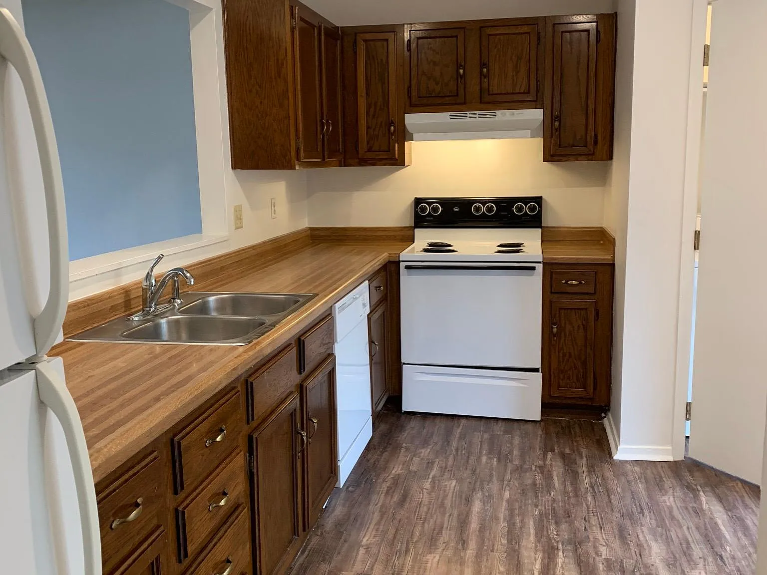 2 bed, 900 sqft, $875 — Photo 3
