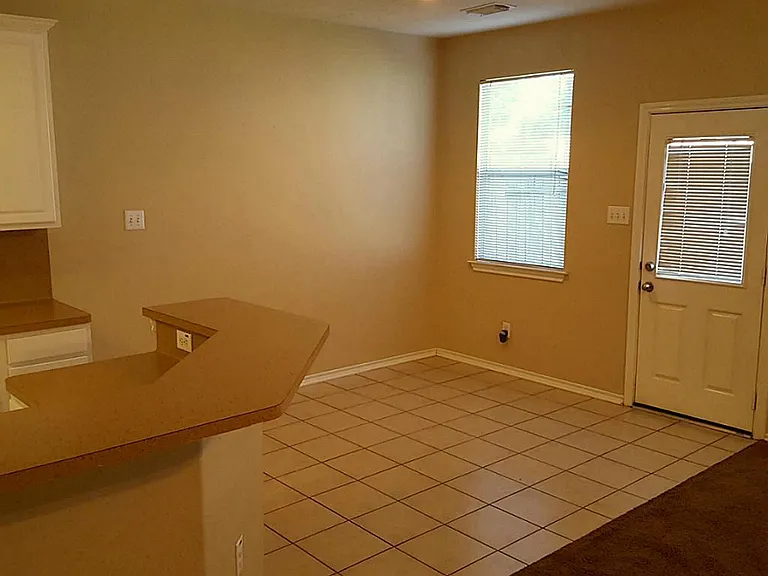 111 Gallery Cove Ct — Photo 6