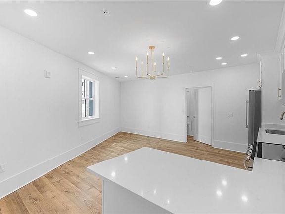 4th image of 875 Okeefe Ave #206