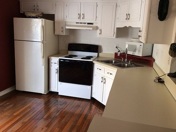5th image of 102 Carriage Pl