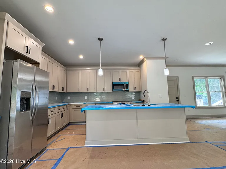 664 Wren Ln — Photo 4