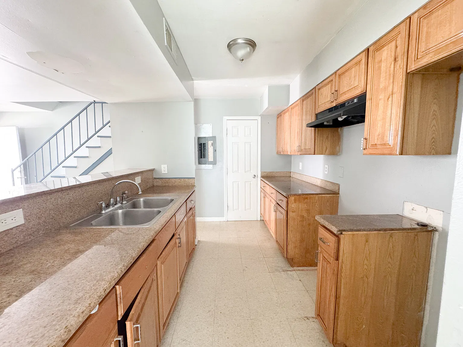 2 bed, 1100 sqft, $1,000 — Photo 3