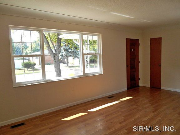 3rd image of 1621 Bremen Ave