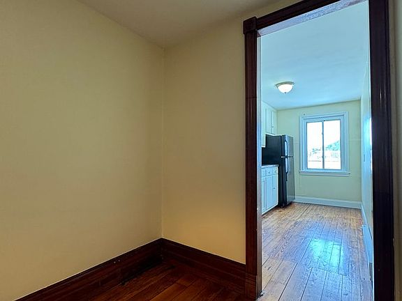 3rd image of 342 N 8th St APT 3